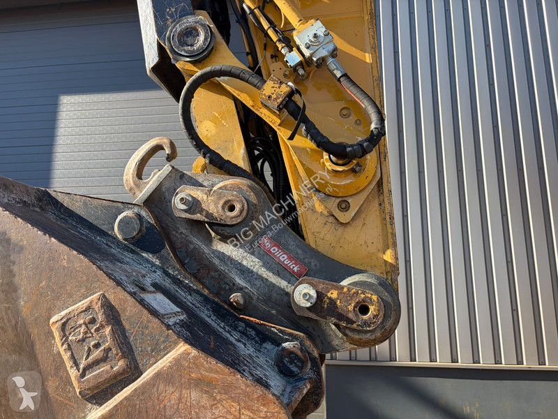 جرافة Caterpillar 07B