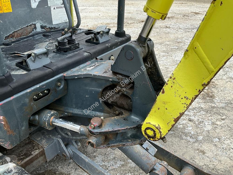 Pelle Takeuchi TB216