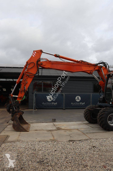 Pelle Hitachi