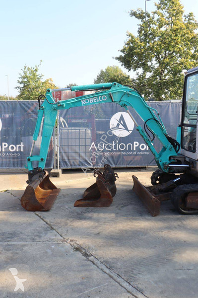 جرافة Kobelco SK25SR