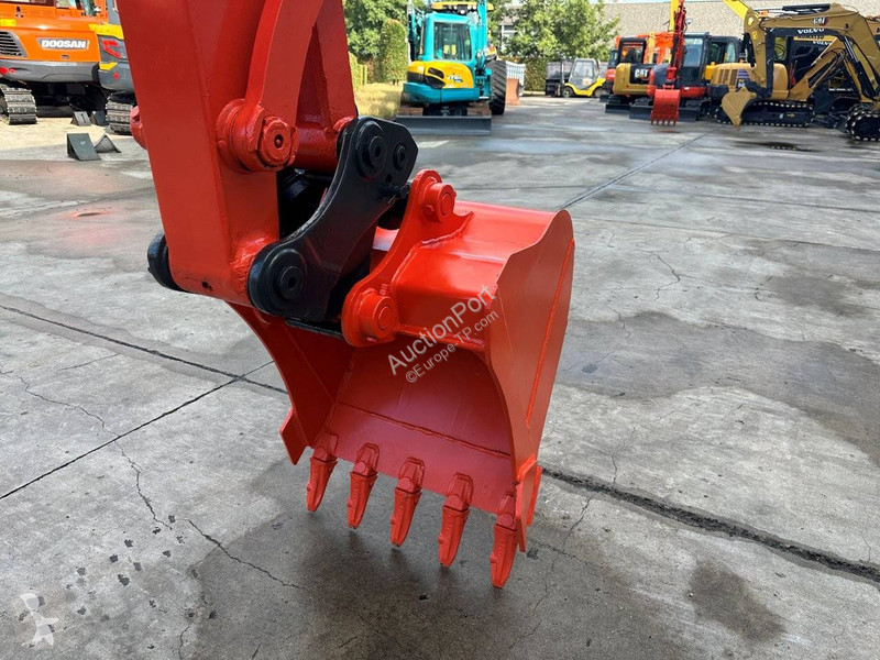 Pelle Kubota KX155-5