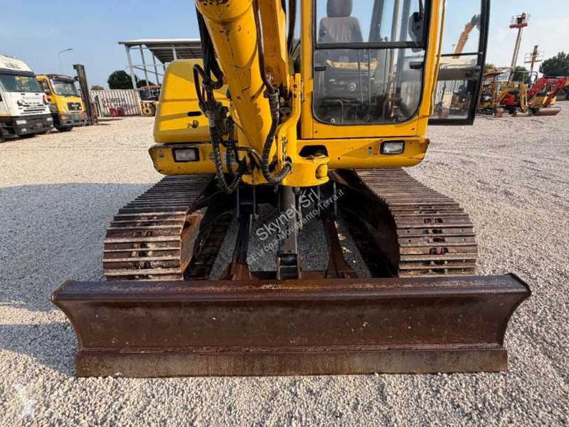 جرافة Komatsu R