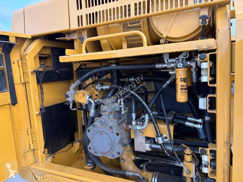 Graafmachine Caterpillar 390DL ME
