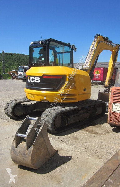 جرافة JCB