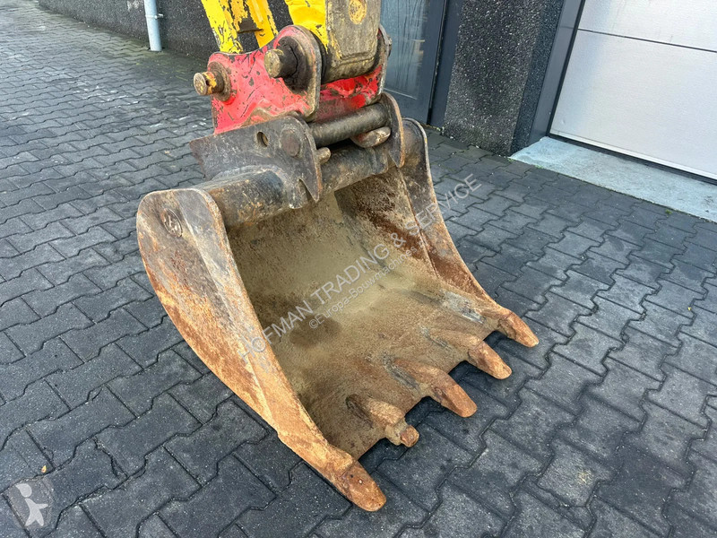 Excavator New Holland Kobelco E70SR-1ES | A/C