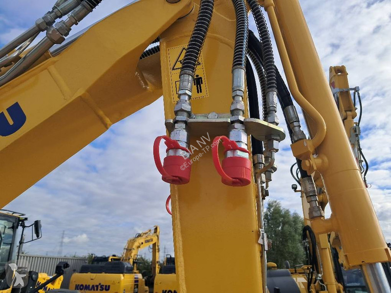 Багер Komatsu PC24MR-5