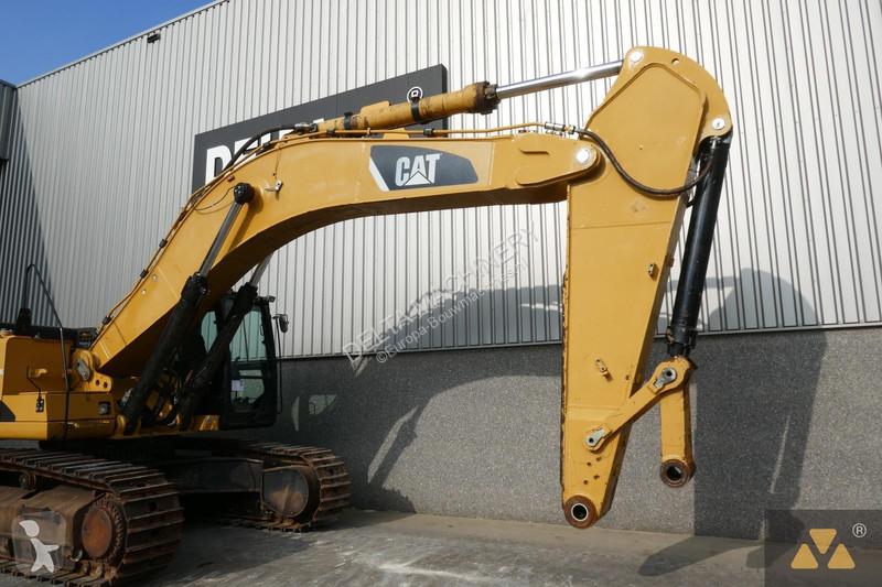 Багер Caterpillar LME