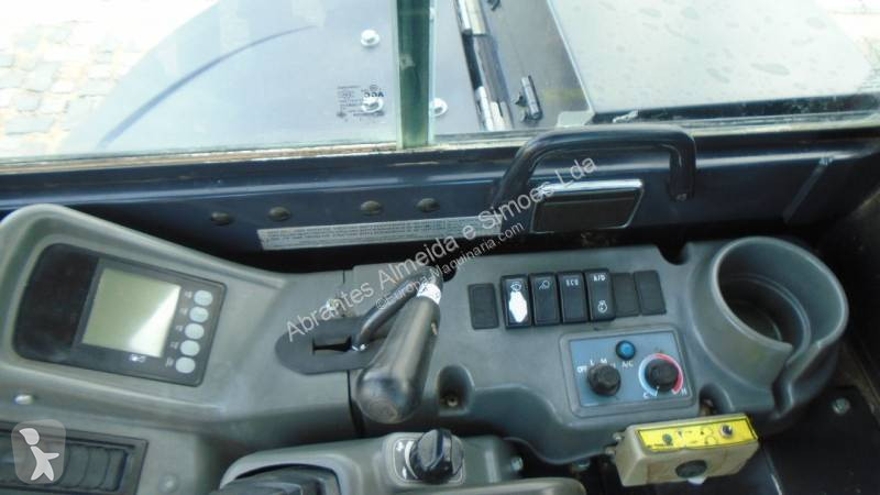 جرافة Yanmar VIO 57