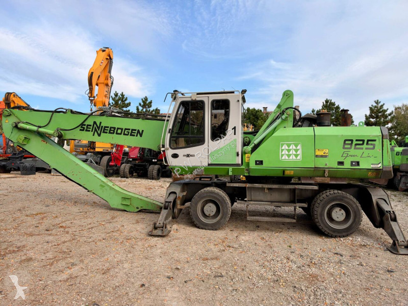جرافة Sennebogen 825
