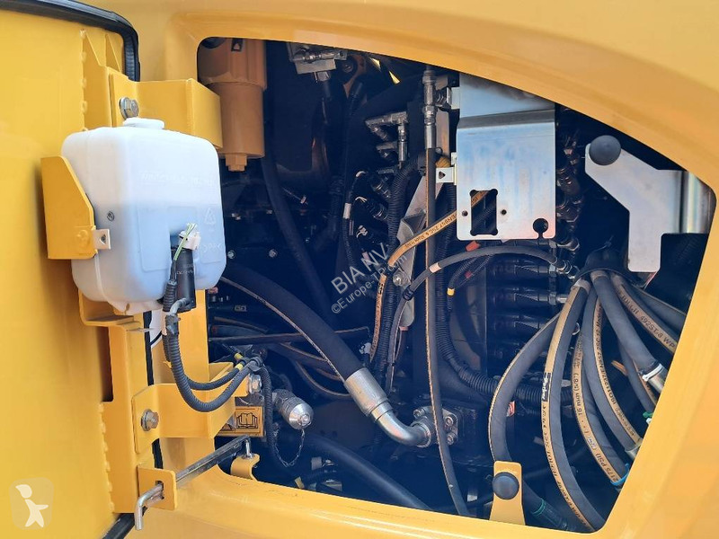 جرافة Komatsu