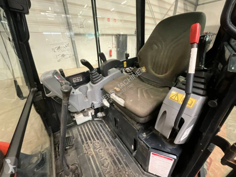 Багер Kubota 274