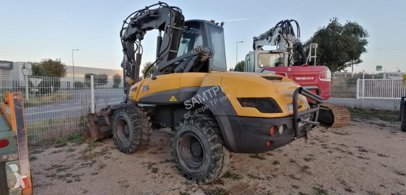 Excavator Mecalac
