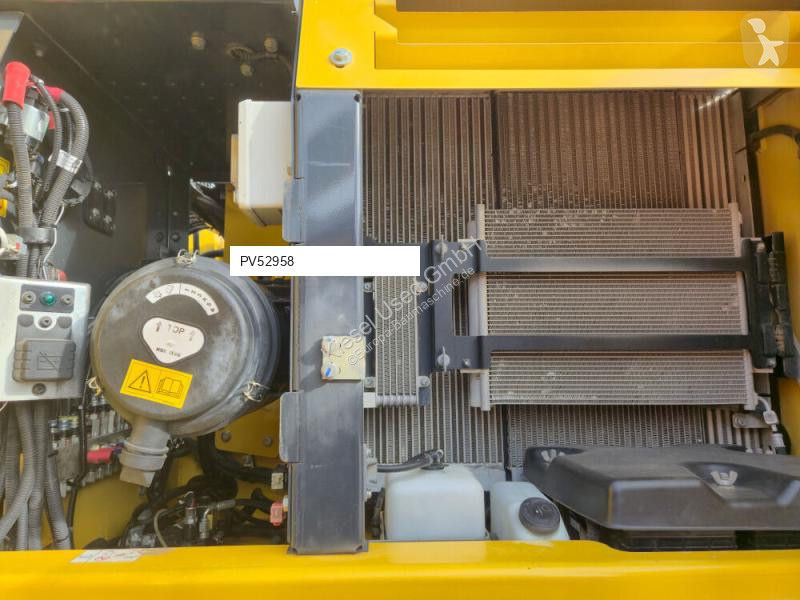 Escavadora Komatsu 11