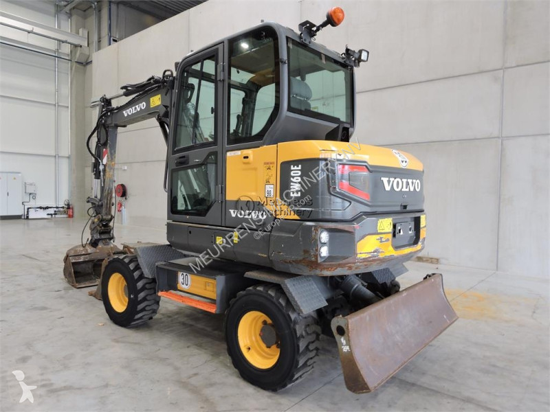 Escavadora Volvo EW60E