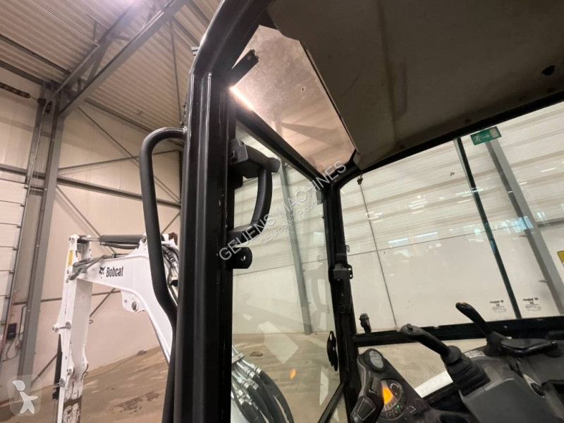 Багер Bobcat 35z