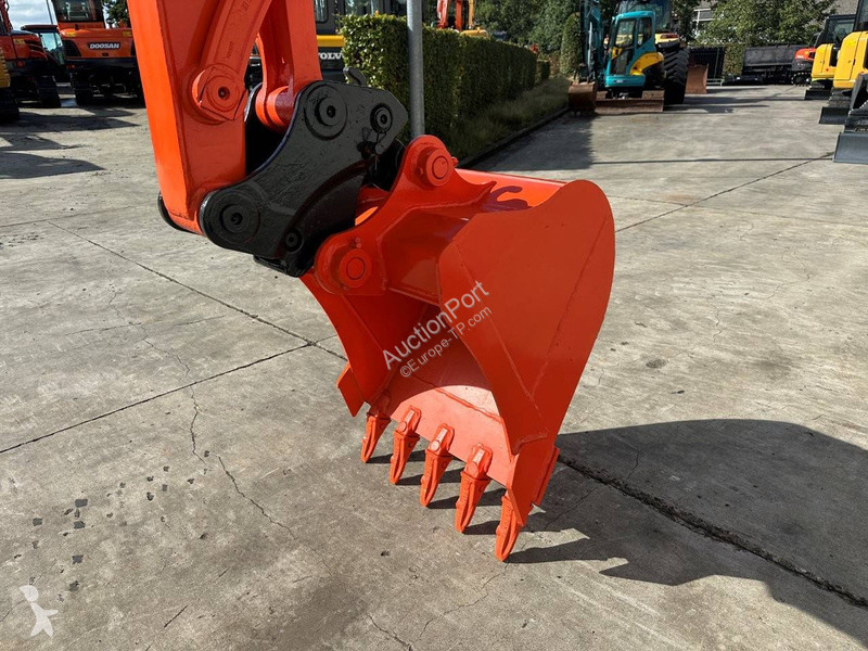 Escavadora Kubota KX155-3SZ