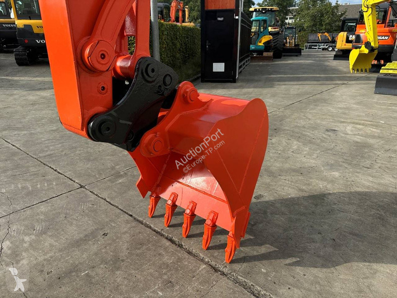 Escavadora Kubota KX175-5