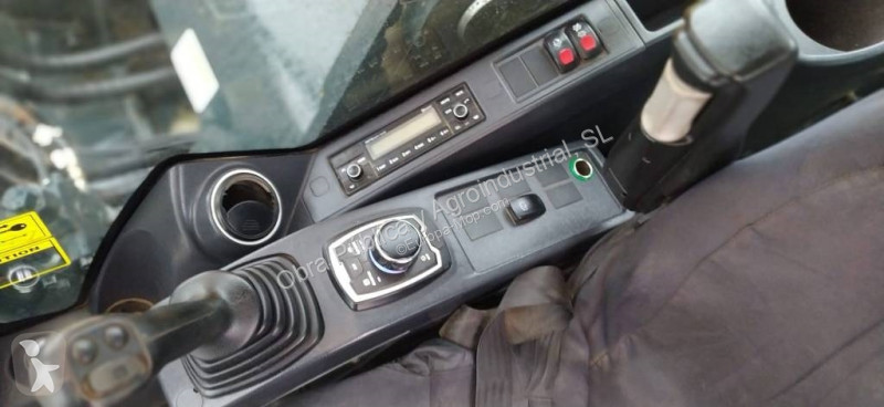Lopatový nakládač Hyundai HX 300 L