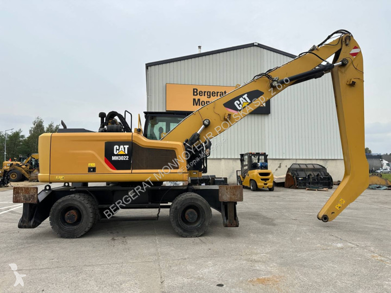 Excavator Caterpillar MH3022