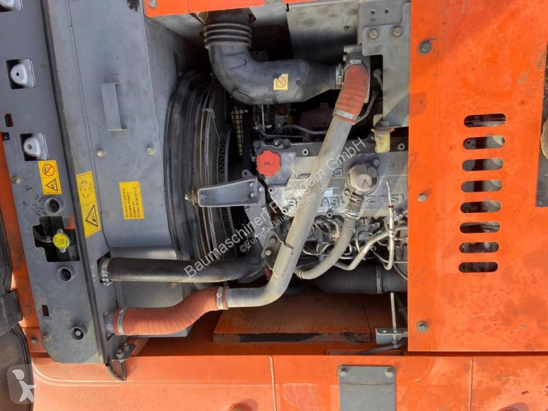 Excavadora Hitachi 210-3 mit Kesla 25 RH