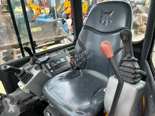 Escavadora Bobcat e50