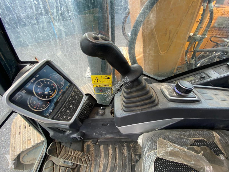 Escavadora Hyundai HX 140L