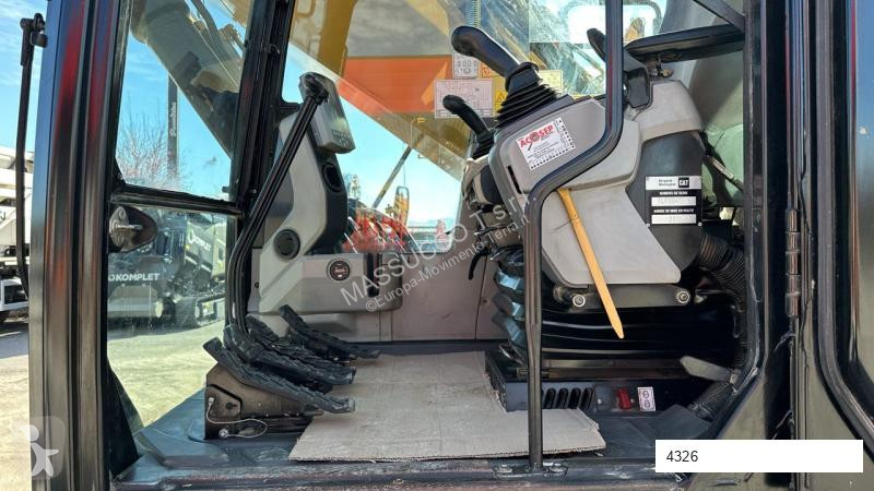 Escavatore Caterpillar L