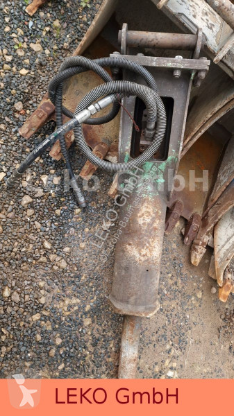 جرافة Yanmar B 95W Mit Drei Löffeln und Ein Hammer