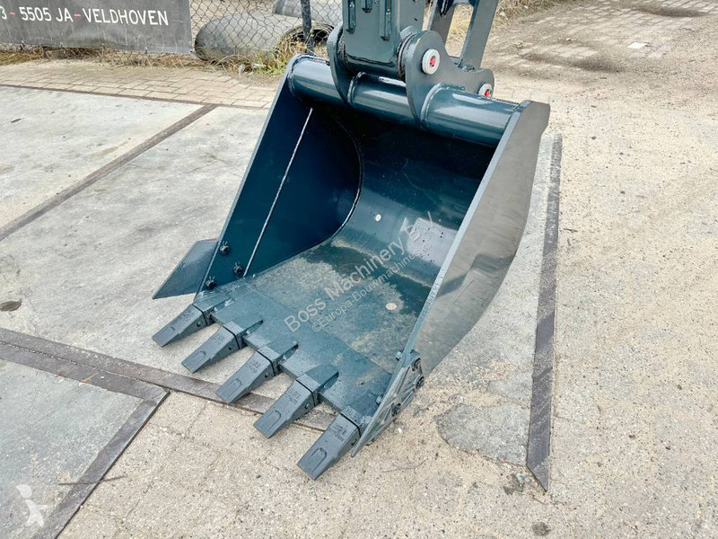 Skovl Hyundai HX60 - New / Unused / 2024 Model