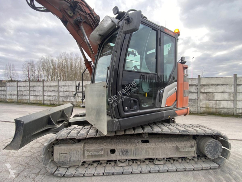 Graafmachine Hitachi 135US-7