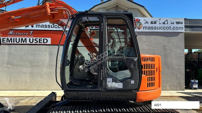 Escavatore Hitachi ZX85US-3
