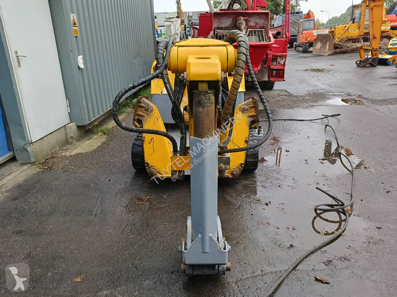 Skovl Brokk 330 remote demolition robot sloop...