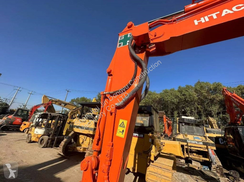 جرافة Hitachi ZX 75