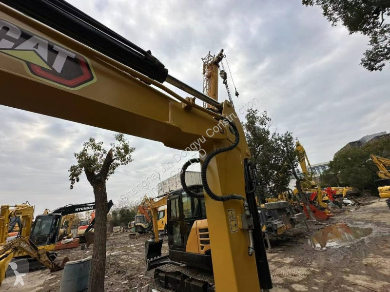 Lopatový nakládač Caterpillar 305.5E