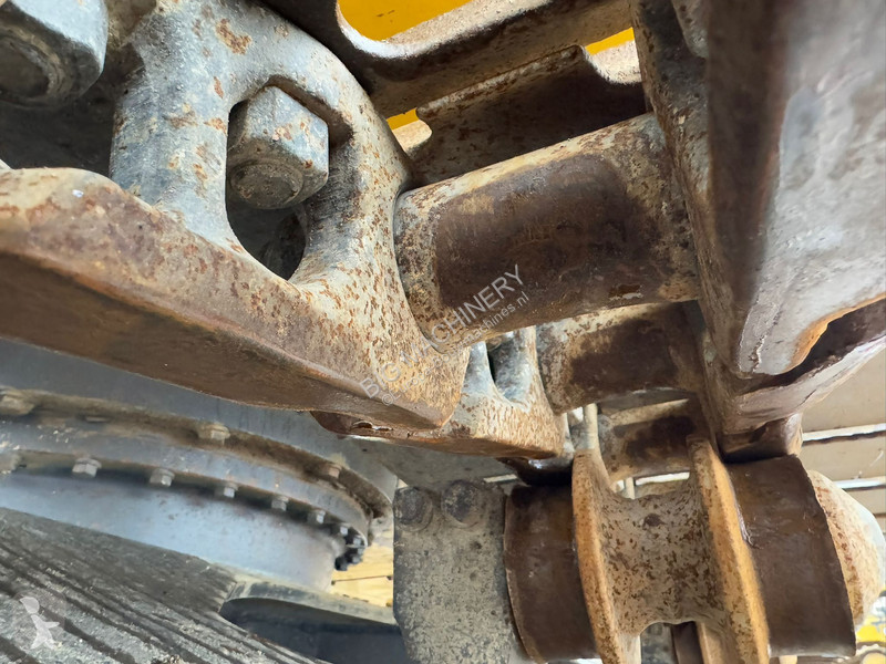 Lopatový nakládač Komatsu HB215LC-1 HB