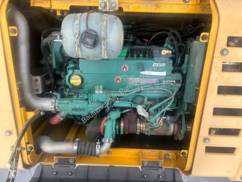 Lopatový nakládač Volvo DL
