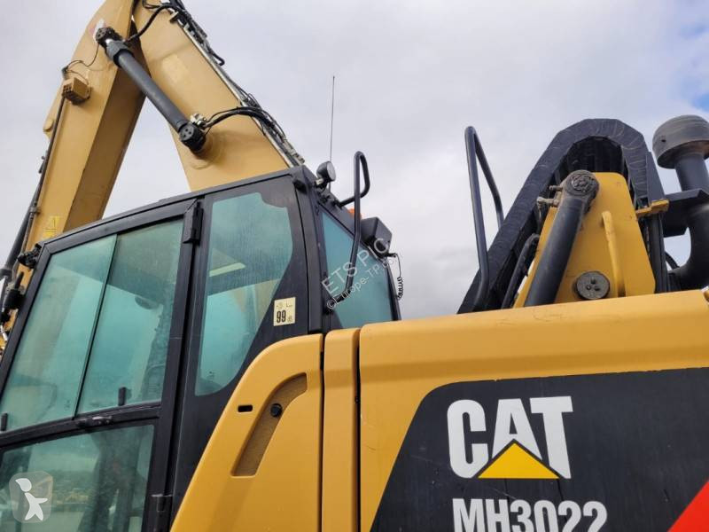 Escavatore Caterpillar MH3022