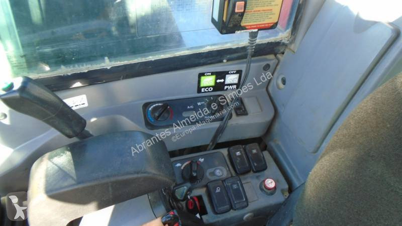 Escavadora Kubota KX080-4