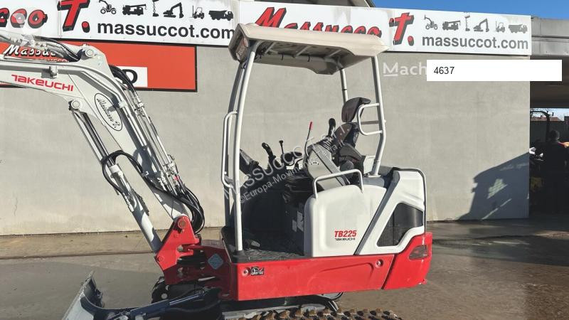 Escavatore Takeuchi TB225