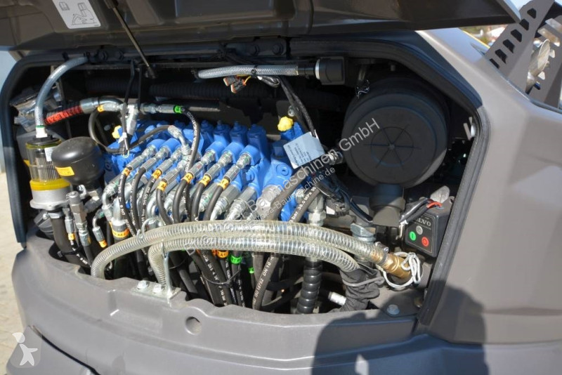 Lopatový nakládač Volvo ECR F Aircon
