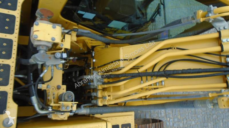 Escavadora Komatsu 210 LC 10