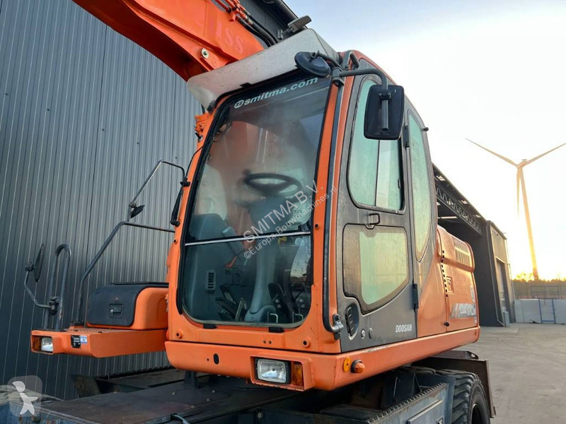 جرافة Doosan