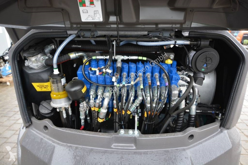 Lopatový nakládač Volvo ECR 40 F