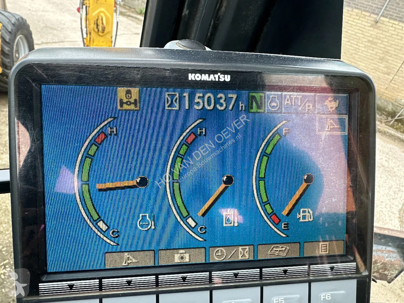 Escavadora Komatsu