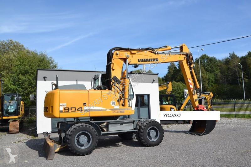 Excavator Liebherr A 904 C