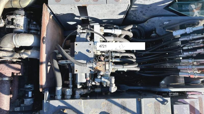 Excavator Terex