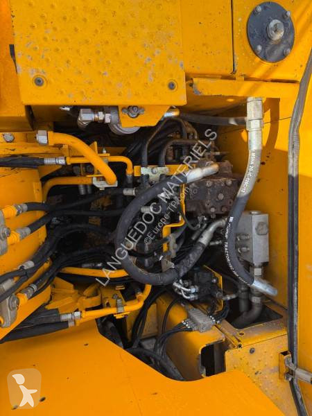 Excavator JCB