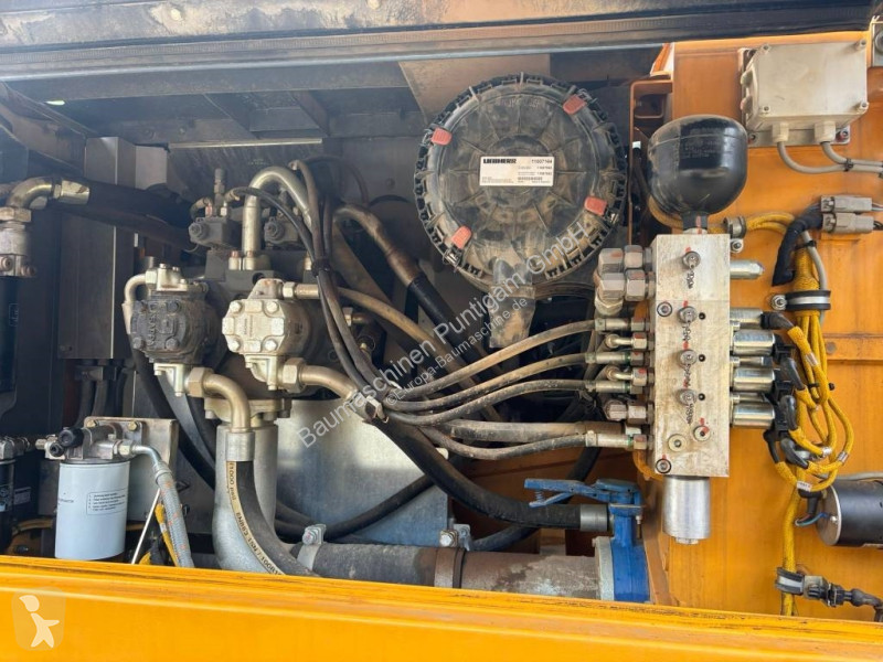Escavadora Liebherr