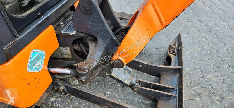 Excavator Hitachi ZX19-5