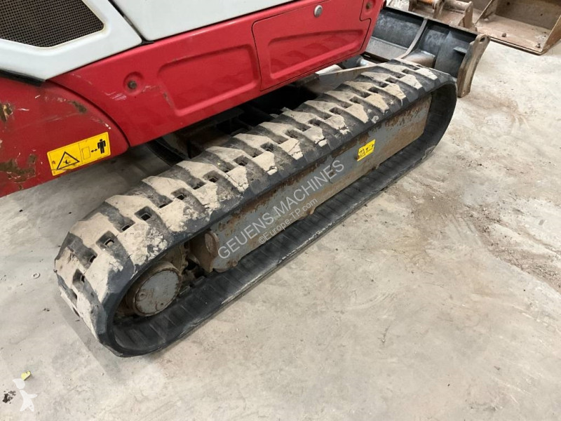Escavadora Takeuchi TB 216